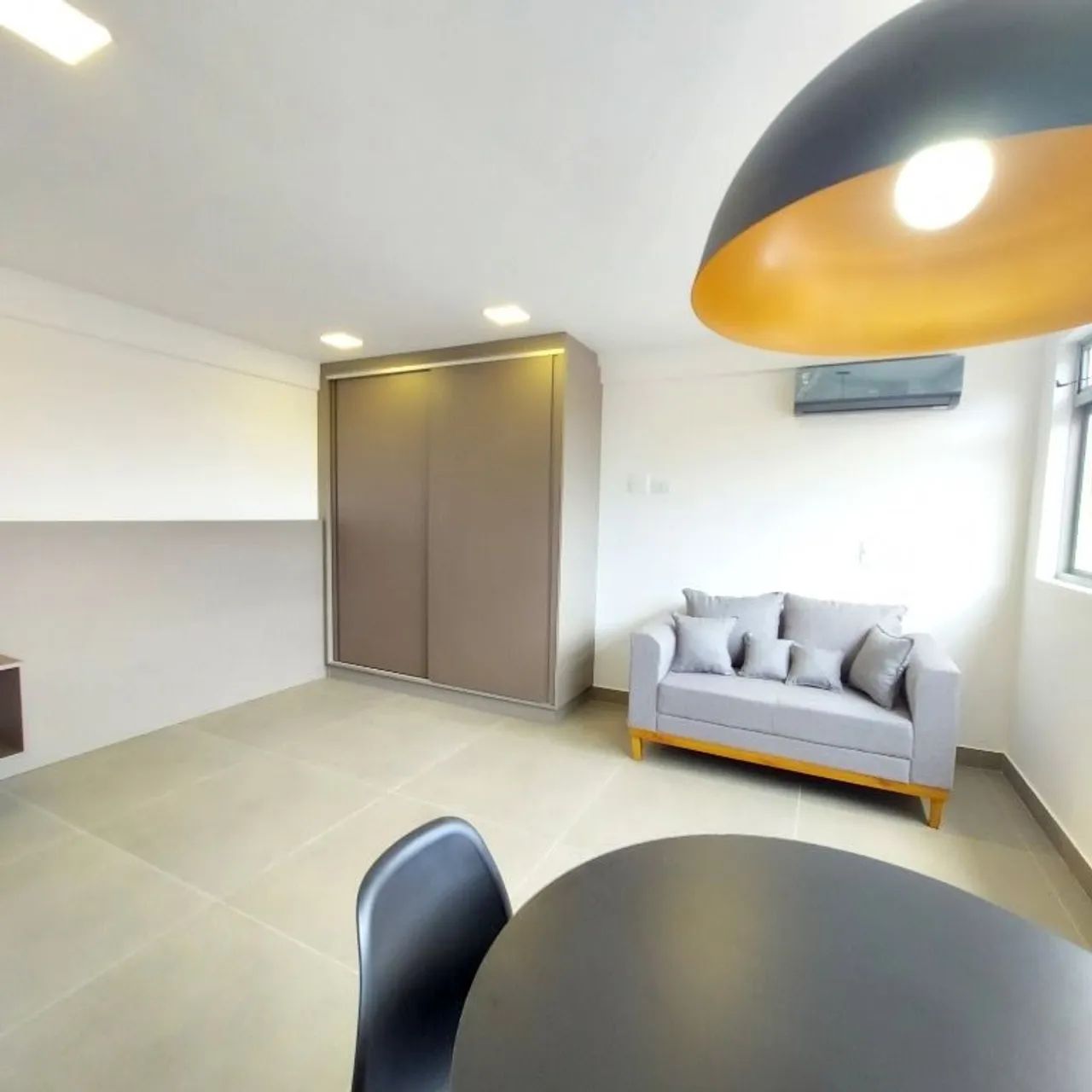 Apartamento NOVO-MOBILIADO-EQUIPADO com 01 quarto (Studio) para Locação com 34 m² no Centr