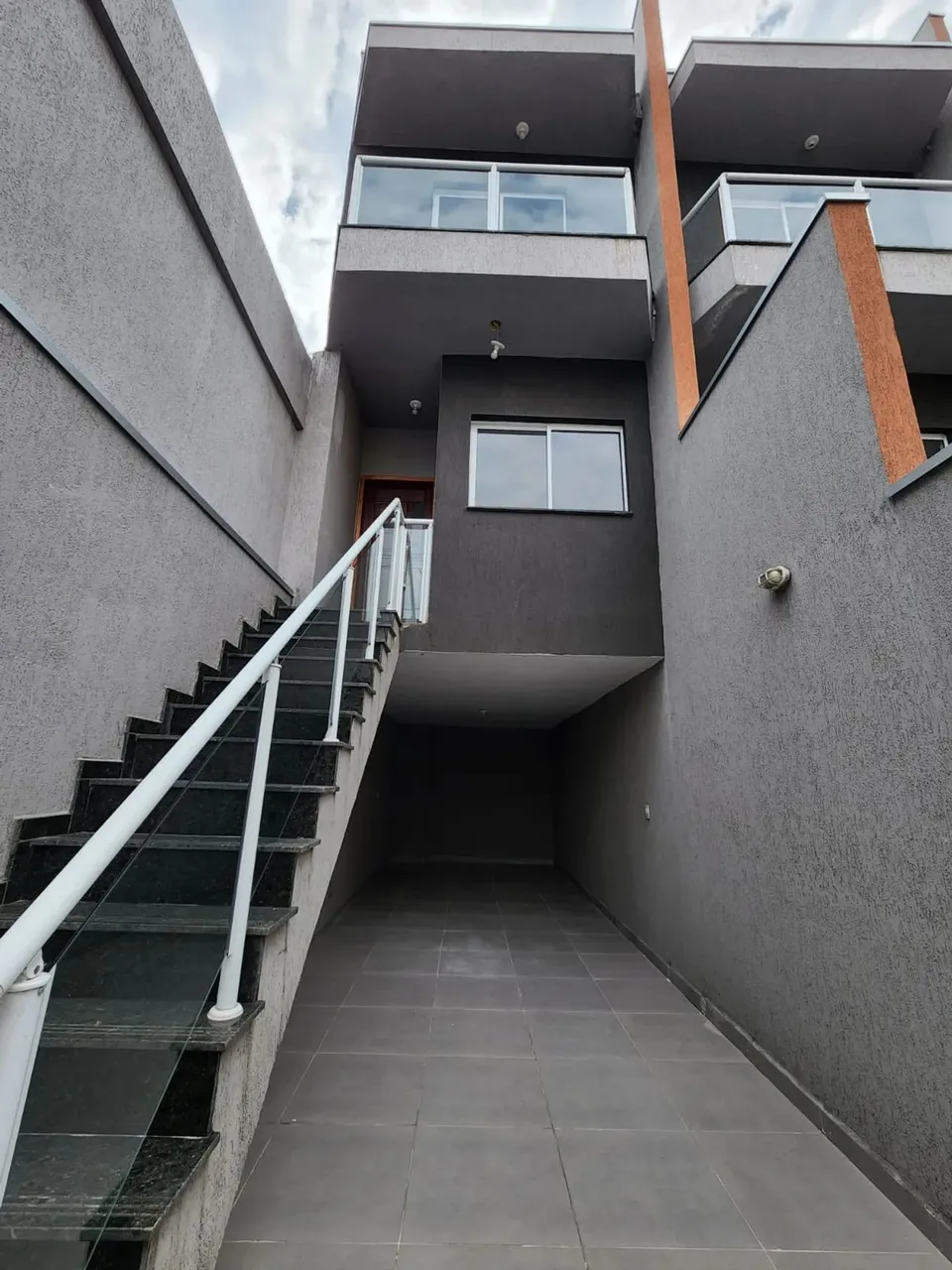 Sobrado para aluguel com 130 metros quadrados com 3 quartos em Vila Carrão- São Paulo - SP
