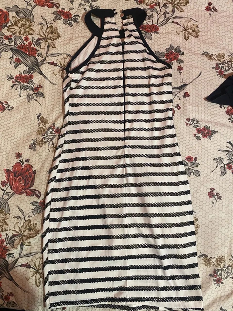 Vestido listrado preto e branco - Foto 4