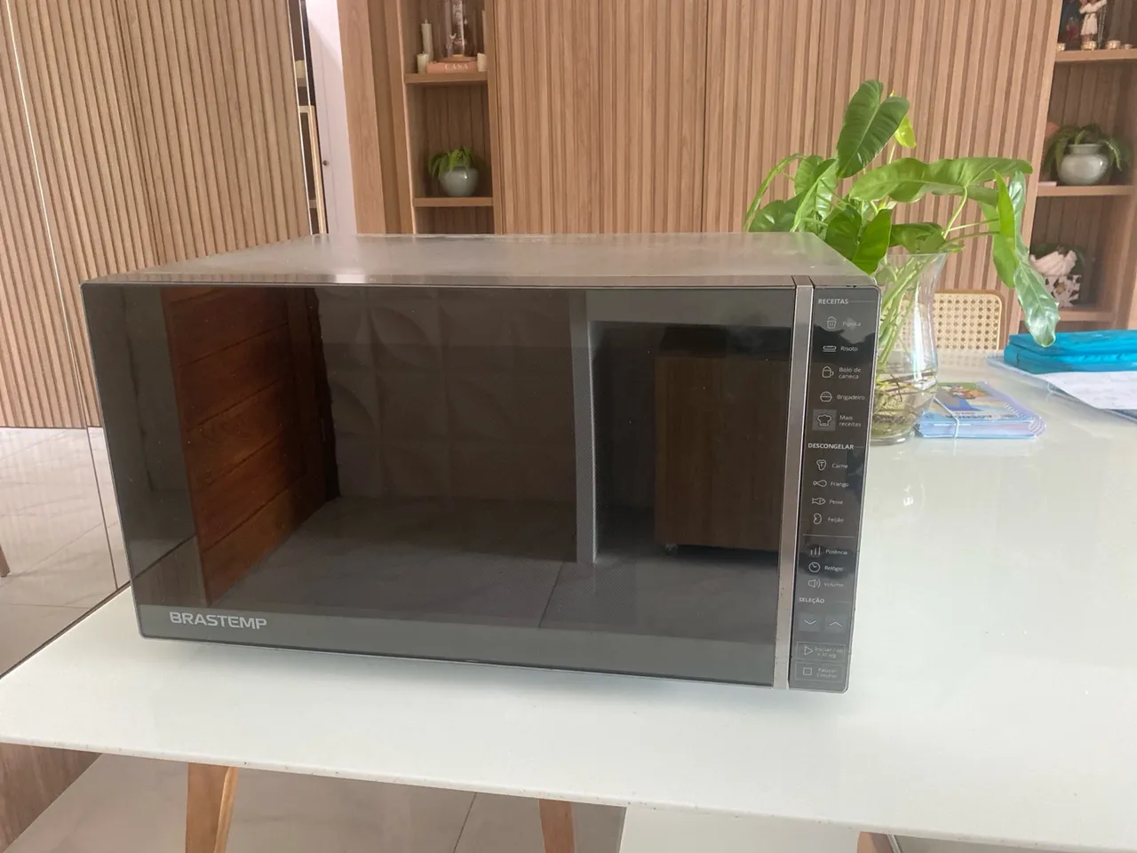 Micro-ondas Brastemp - Design Moderno e Eficiência
