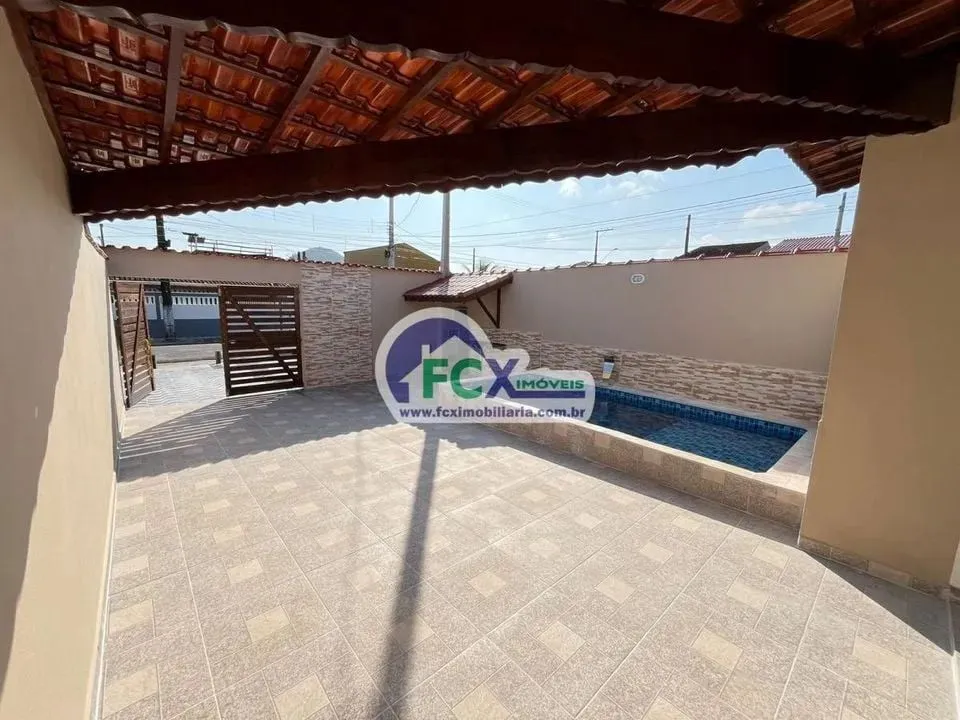 Casa com Piscina no Jardim Praia Grande em Mongaguá - 2740