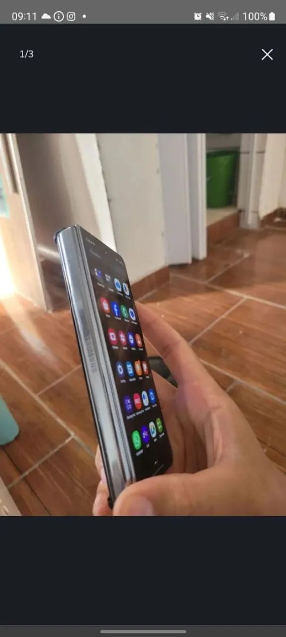 Galaxy z fold 4 com a tela interna danificada trincos na externa porém funcionando normal - Foto 2