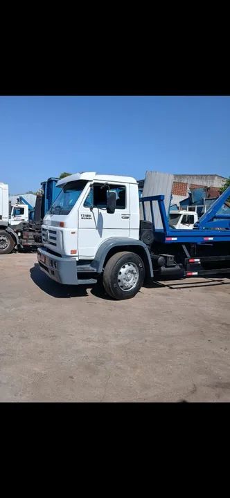 17180 Vw worker poliguindaste único dono