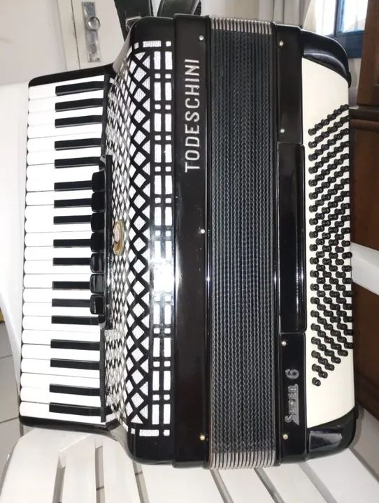 Acordeon Super Seis Todeschini 