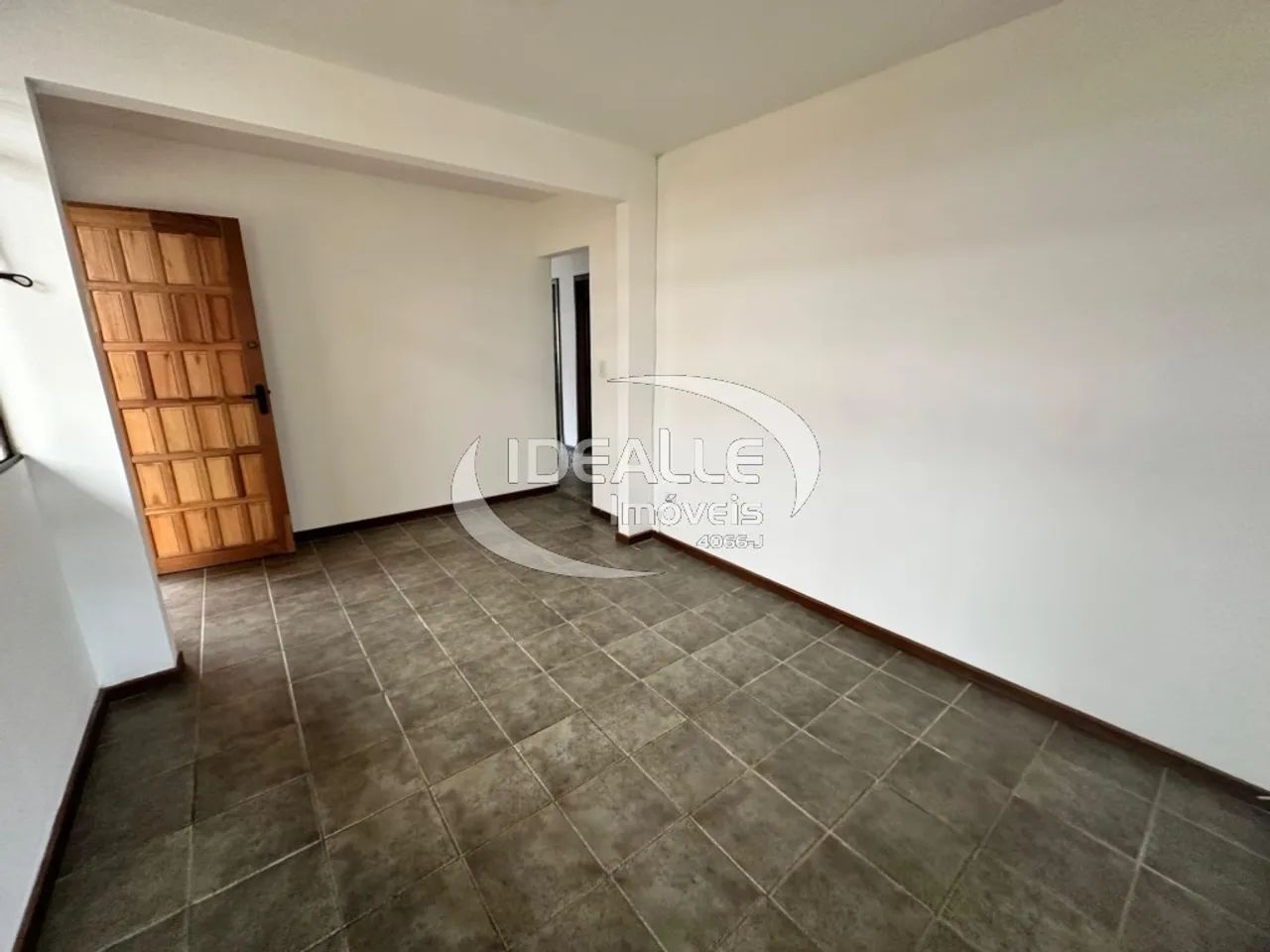 Casa Residencial com 4 quartos para alugar por R$ 3000.00, 171.25 m2 - SANTA FELICIDADE -  - Foto 4