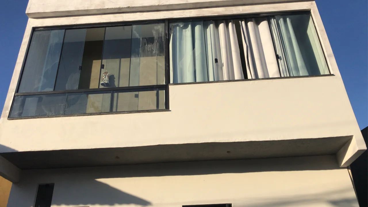 Casa nova em condomínio fechado 
