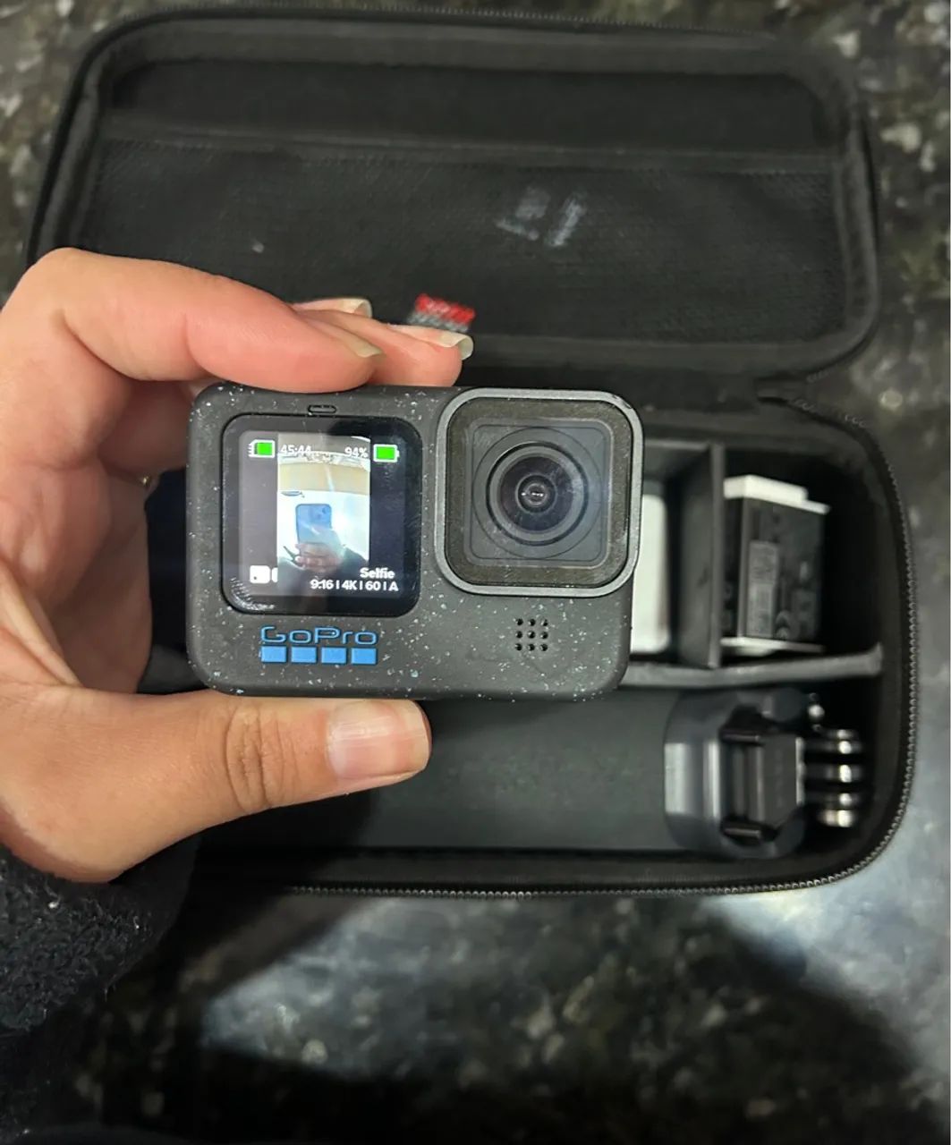 GoPro Hero 12 com acessórios