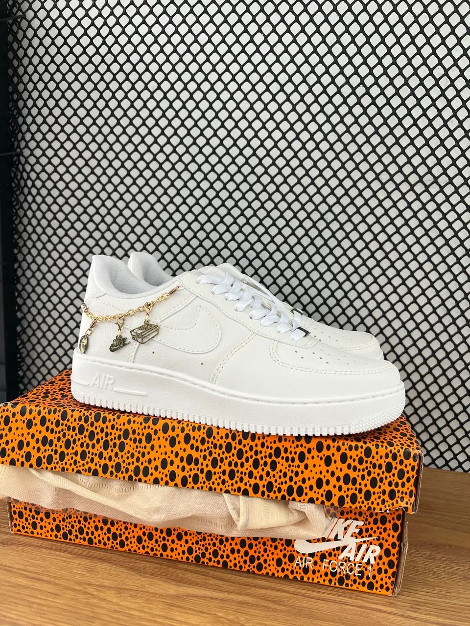 Tênis Air Force 1 Low Promoção de Natal Branco  - Foto 2