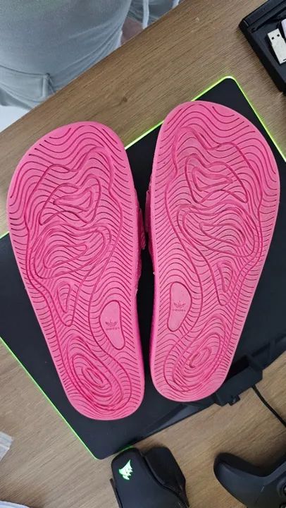 chinelo adidas humanrace pink - Foto 3