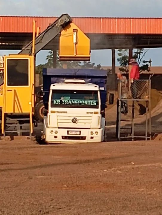 Caminhão Truck - KP Transportes