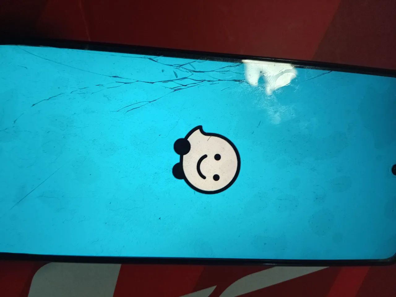 CELULAR REALME C75X. Tela trincada - Foto 4