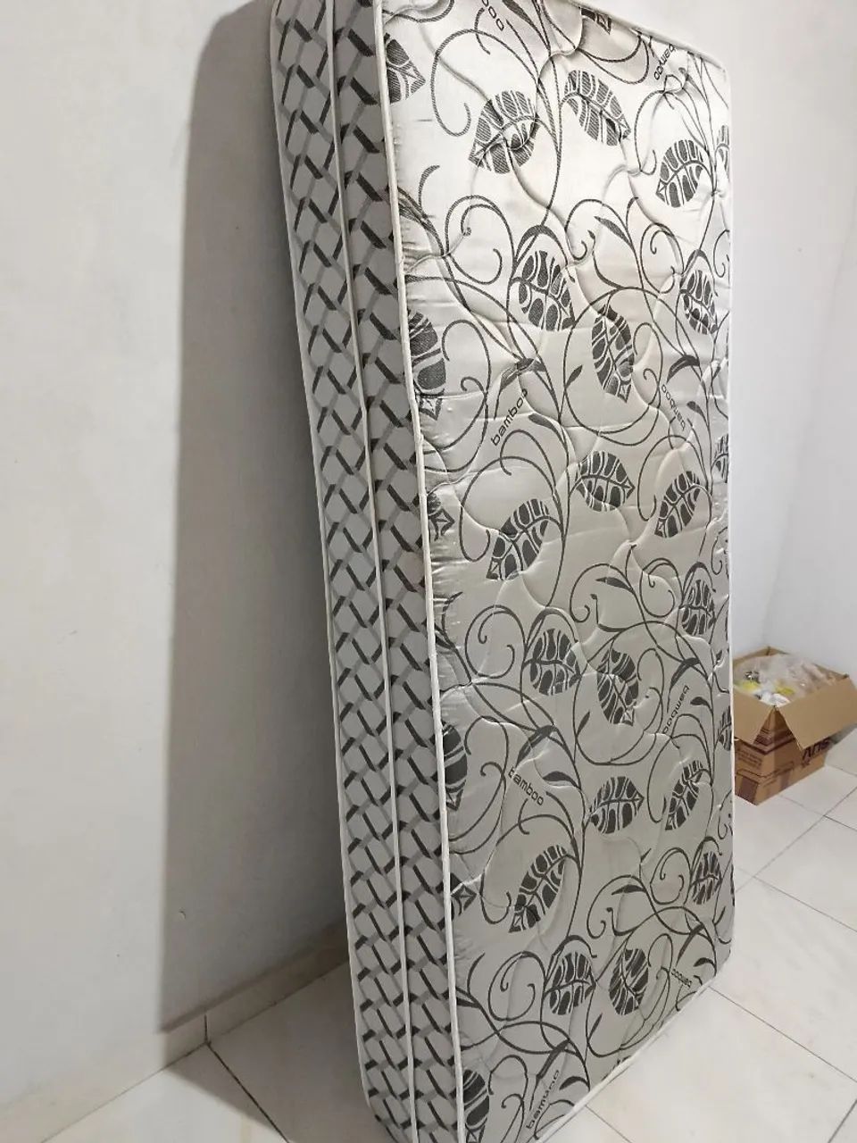 Cama box de solteiro marca:PLUMATEX