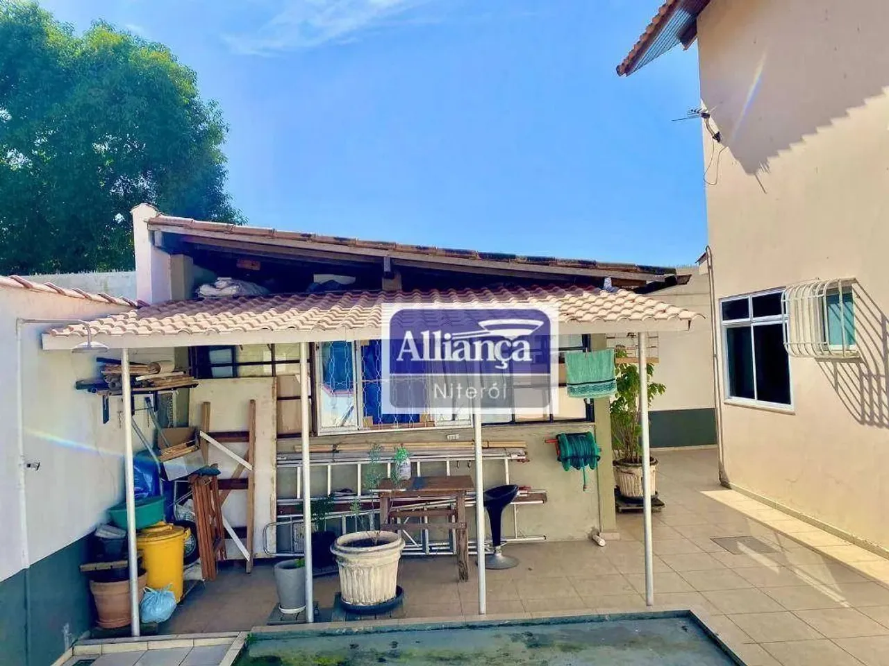 Casa duplex com 2 dormitórios + edícula e quintal à venda por R$ 530.000 - Maria Paula - S