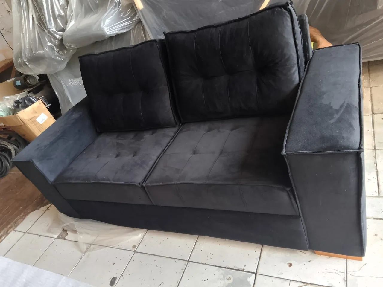 Sofá Preto 3 Lugares 1.90 em sued veludo  - Foto 2