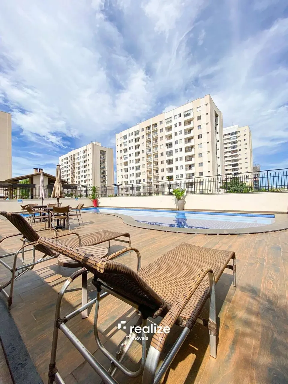 Apartamento disponível para locação, com armários na Cozinha, próximo a Faculdade UniRV, n