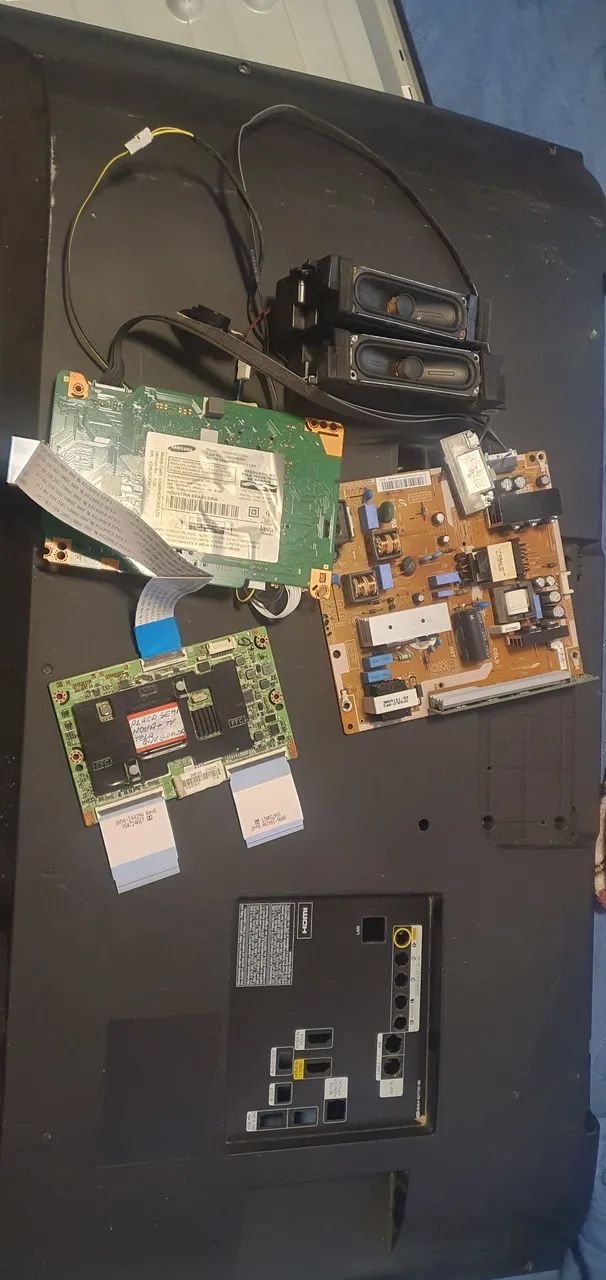 Samsung smart  TV 3D 40 polegadas defeito display,  para retirar peças.  - Foto 3