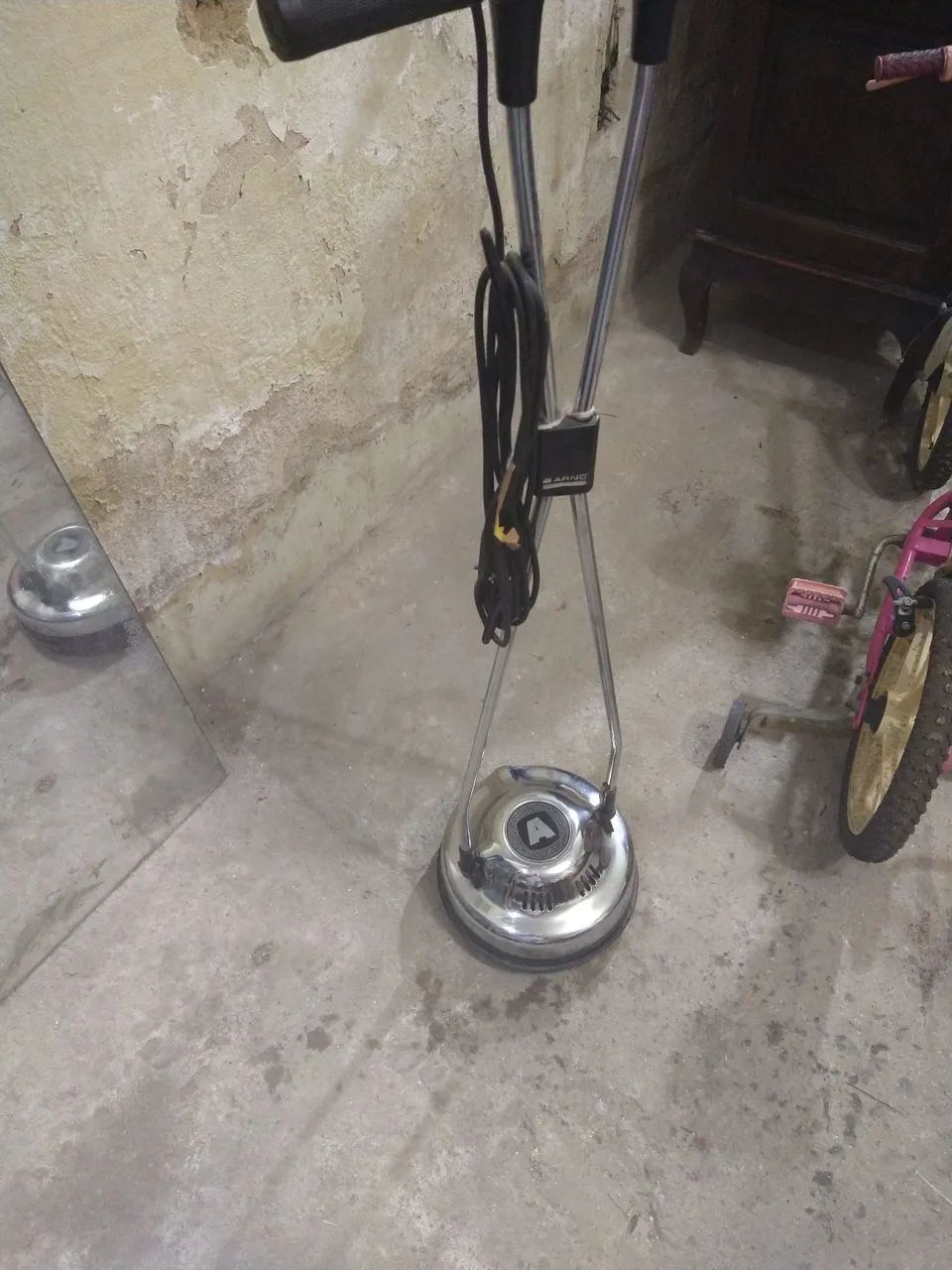 Lustrador de Pisos Arno