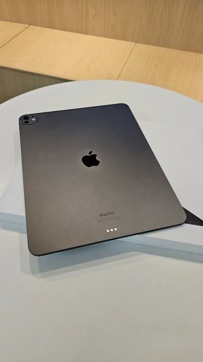 iPad Pro 13" (M4) -na garantia com teclado, capa e caneta - Foto 5