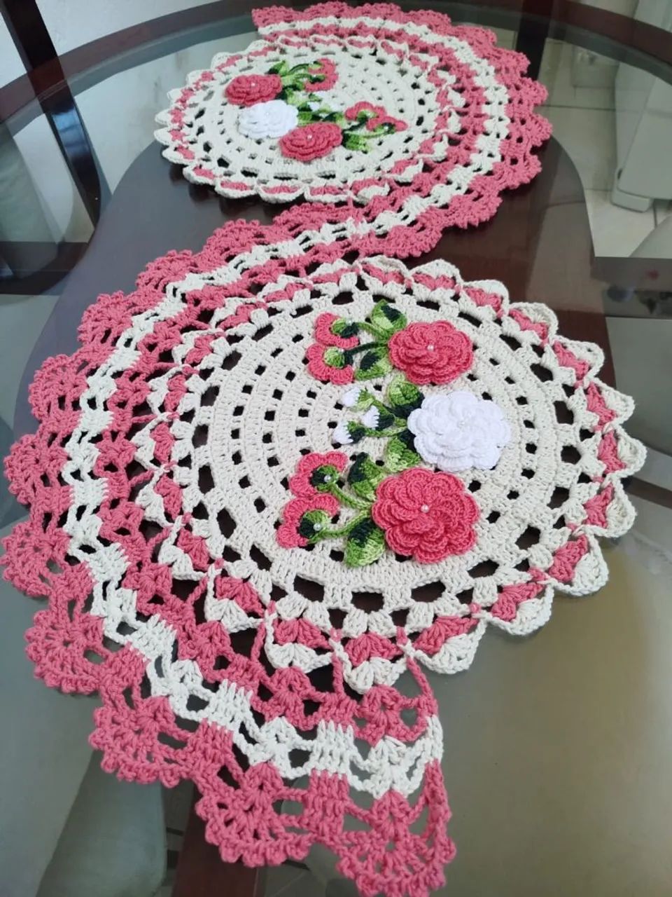 Trilho de mesa, crochê artesanal - Foto 2