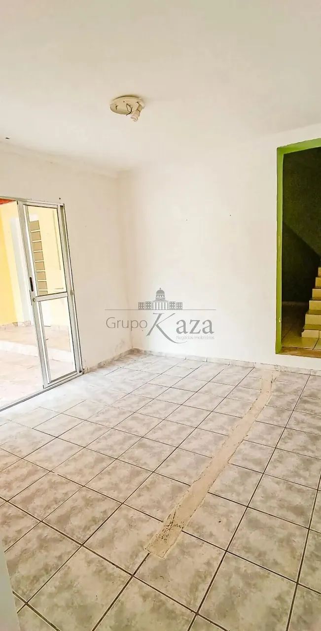 Oportunidade - Casa - Jardim São Judas - 3 Dormitórios - 180m² - Estuda permuta.