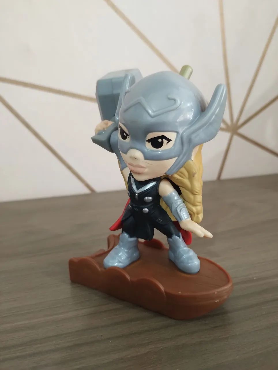 Miniatura Poderosa Thor - Amor e Trovão 