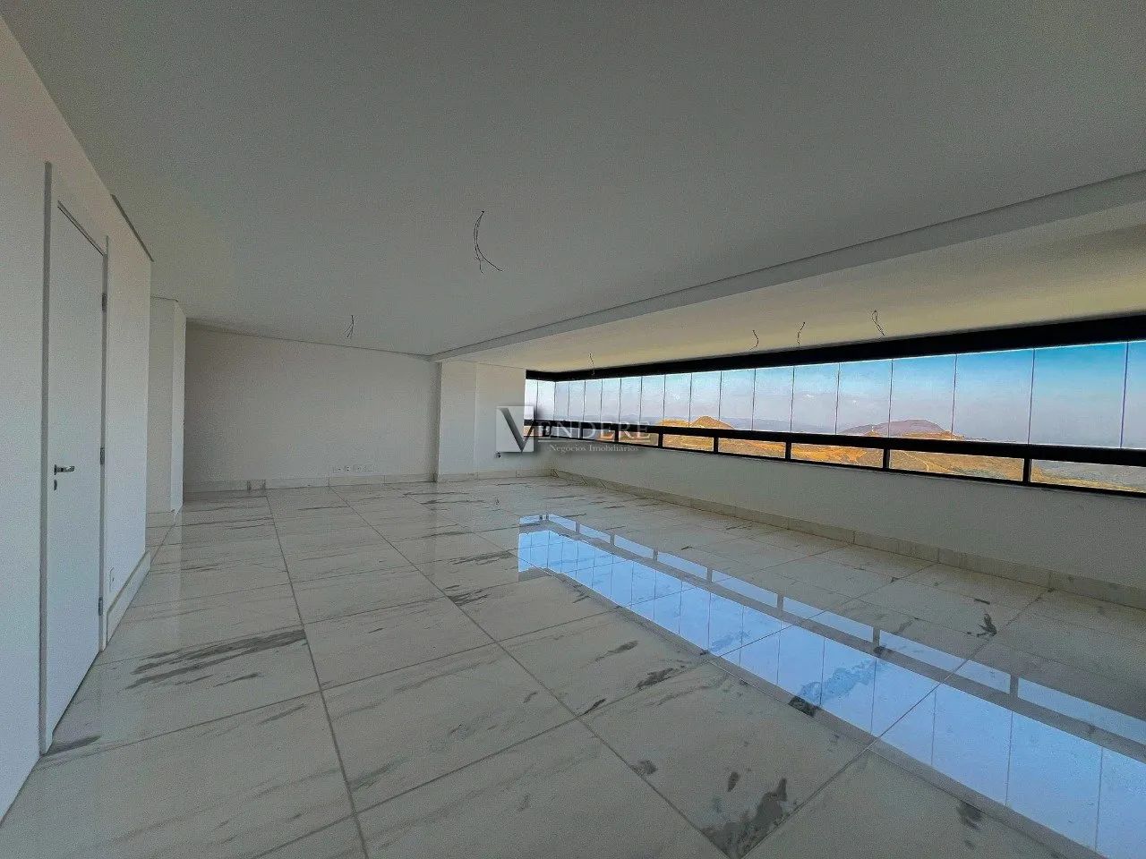 Apartamento à venda no Vila da Serra com 194m²