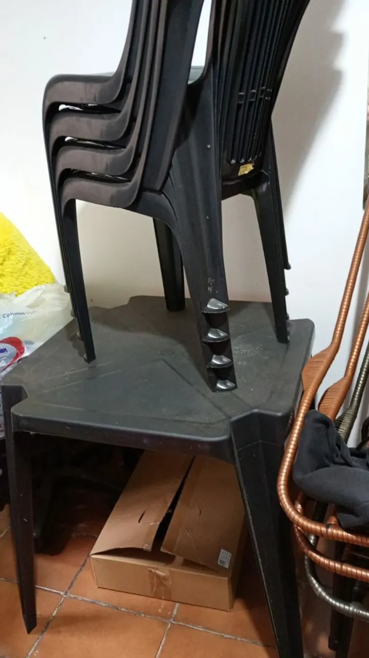Mesa de plástico preta