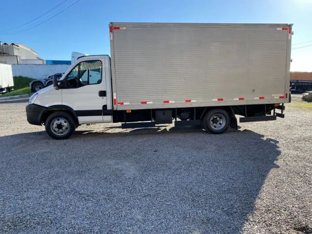 Iveco 70c17 , Baú , Plataforma Hidráulica. - Foto 5