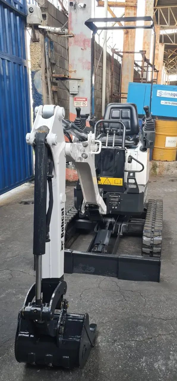 Mini Escavadeira Bobcat Mod. E10 Ano 2023 Com +/- 695.34h - Foto 3