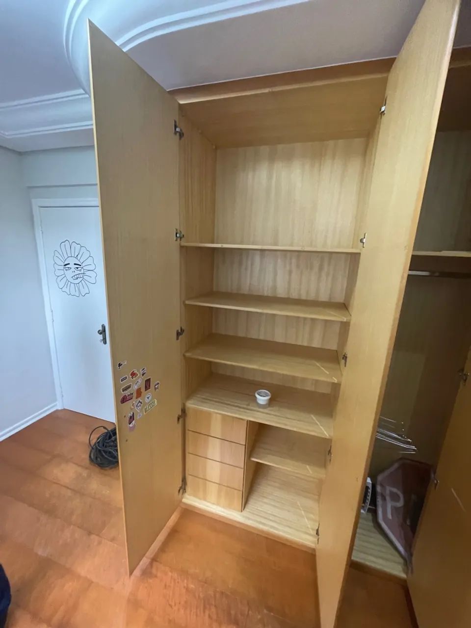 Guarda-roupa em ótimo estado/ de madeira boa  - Foto 3