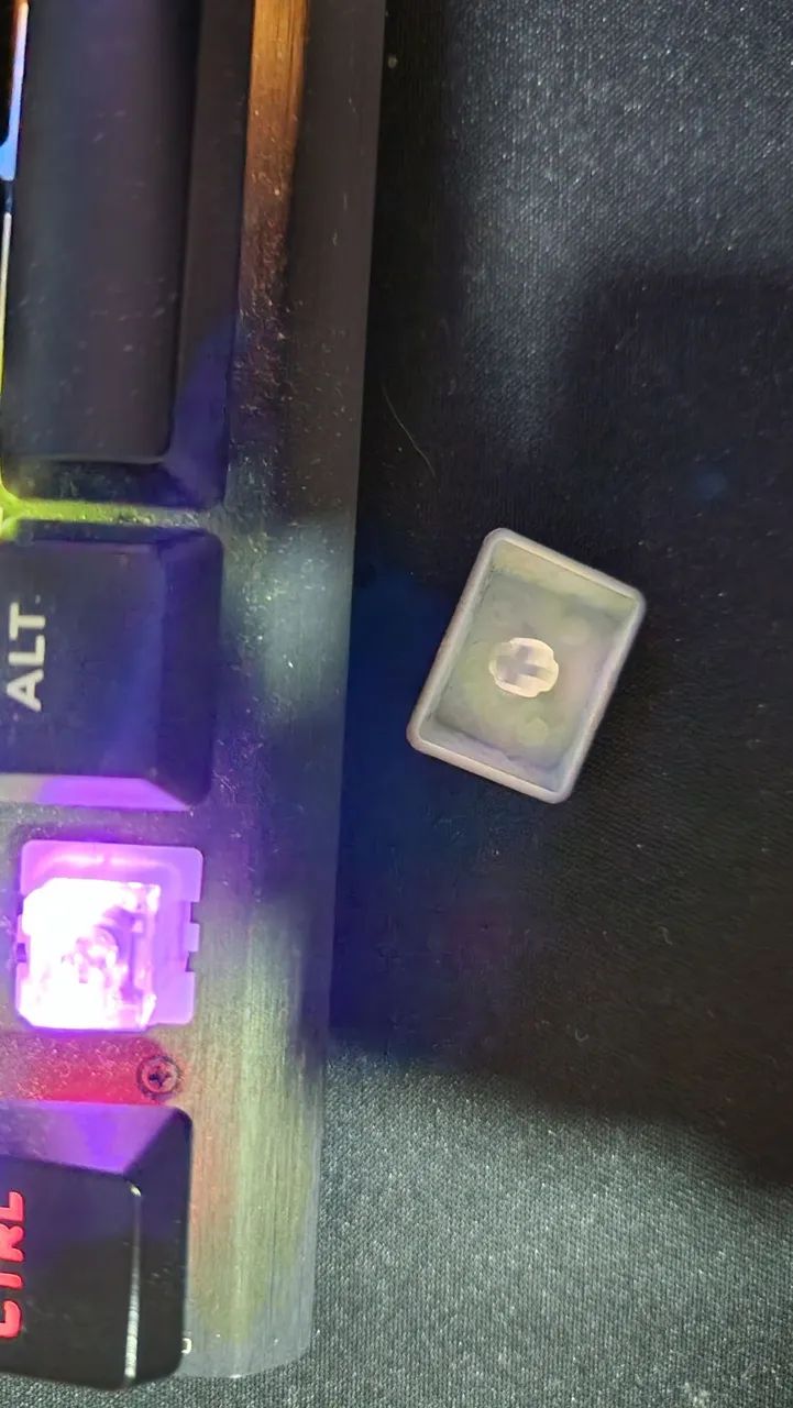 Teclado Mecânico RGB corsair k60 - Foto 3