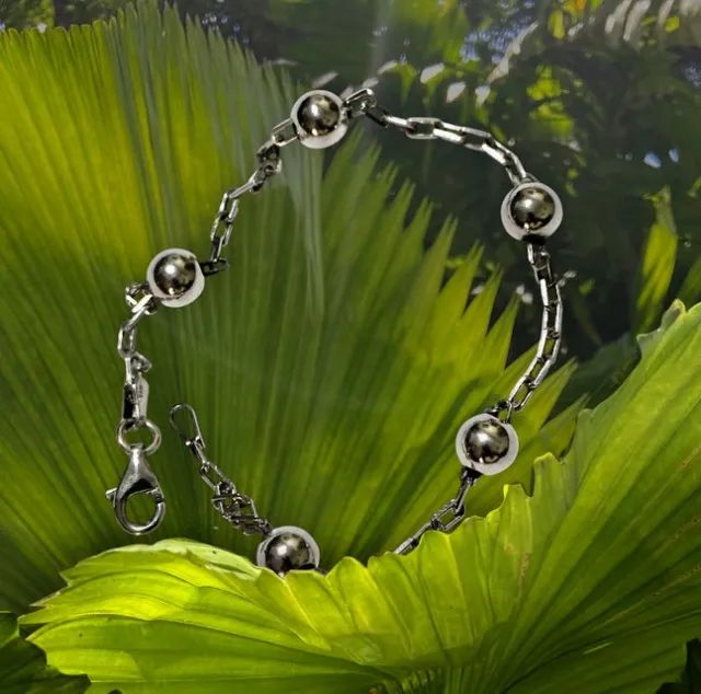 Pulseira de Prata Polida Com Elo Cartier e Bolinhas - Foto 2