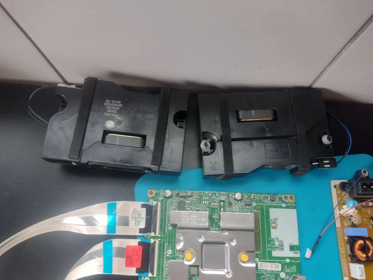 Placa principal, fonte e auto falantes TV LG modelo 55UP7550PSF - Foto 4