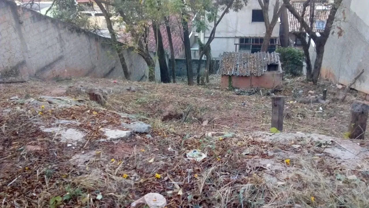 LOTE PARA ALUGUEL NO ÁLVARO CAMARGOS