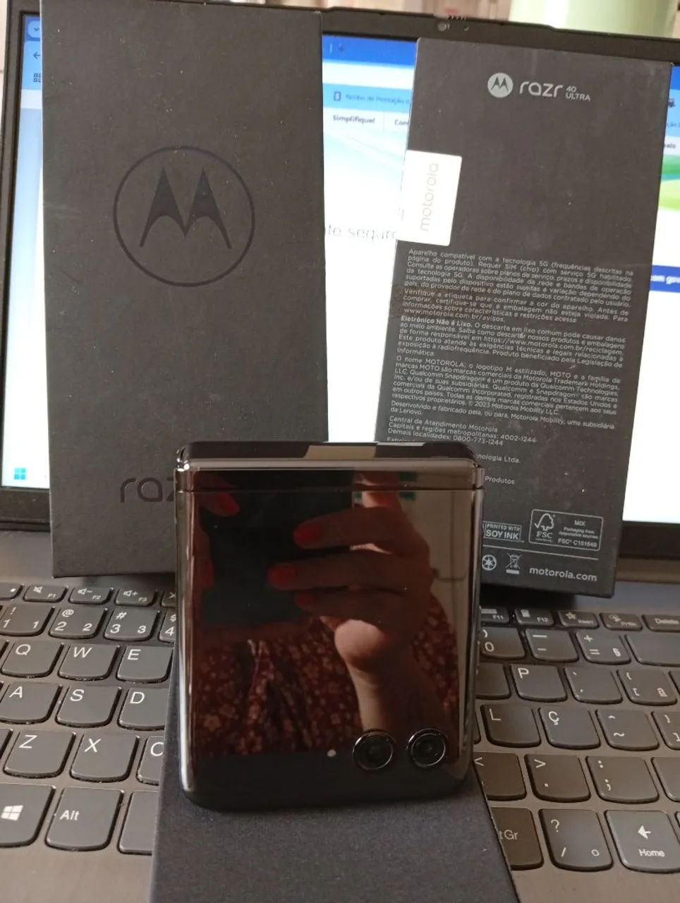 RAZR 40 Ultra