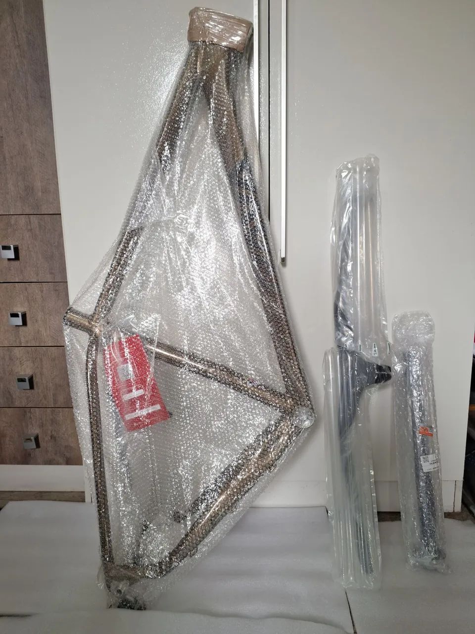 QUADRO BICICLETA RAVA CAVE NOVO E GUIDÃO INTEGRADO EM FIBRA DE CARBONO NOVO - Foto 2