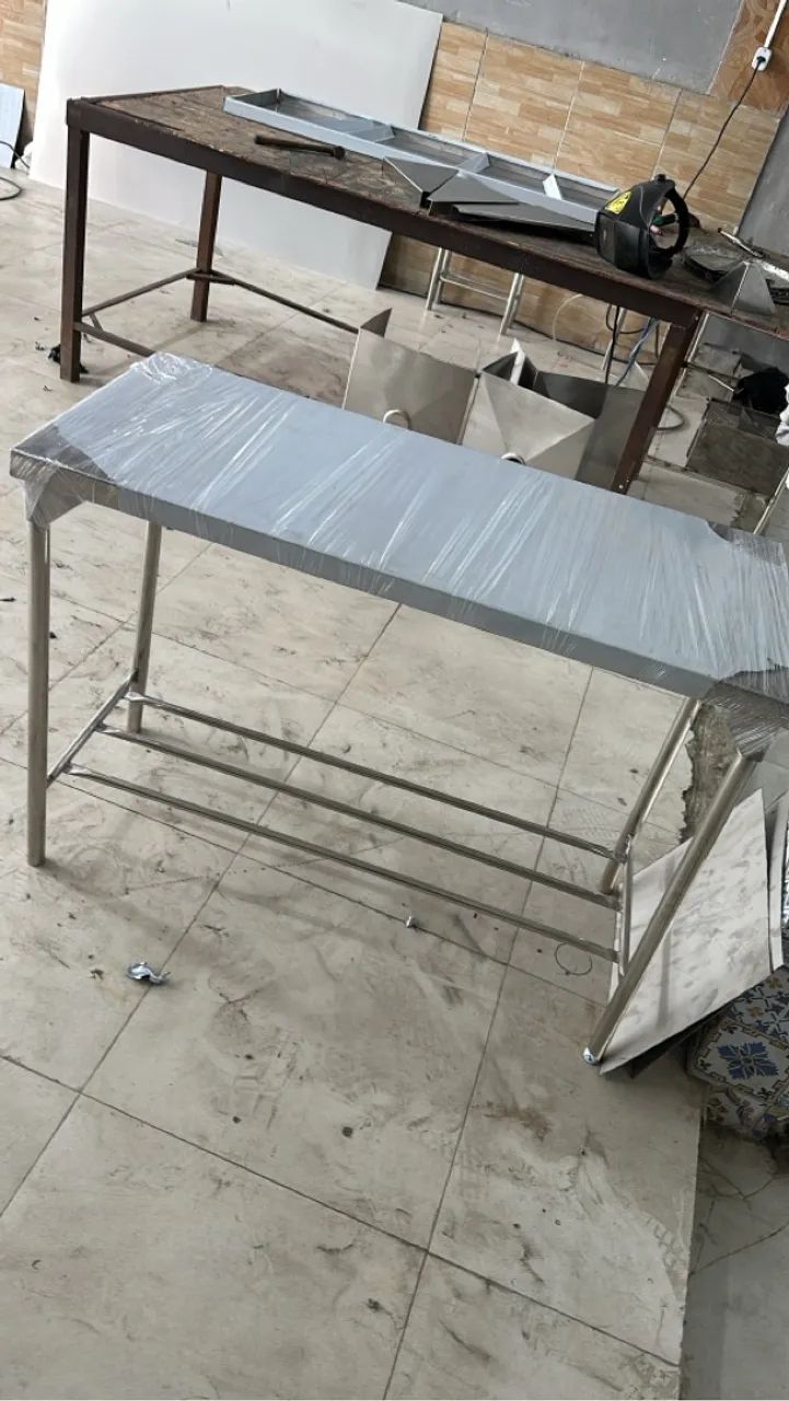 Mesa de inox novas 115x50 valor 450 