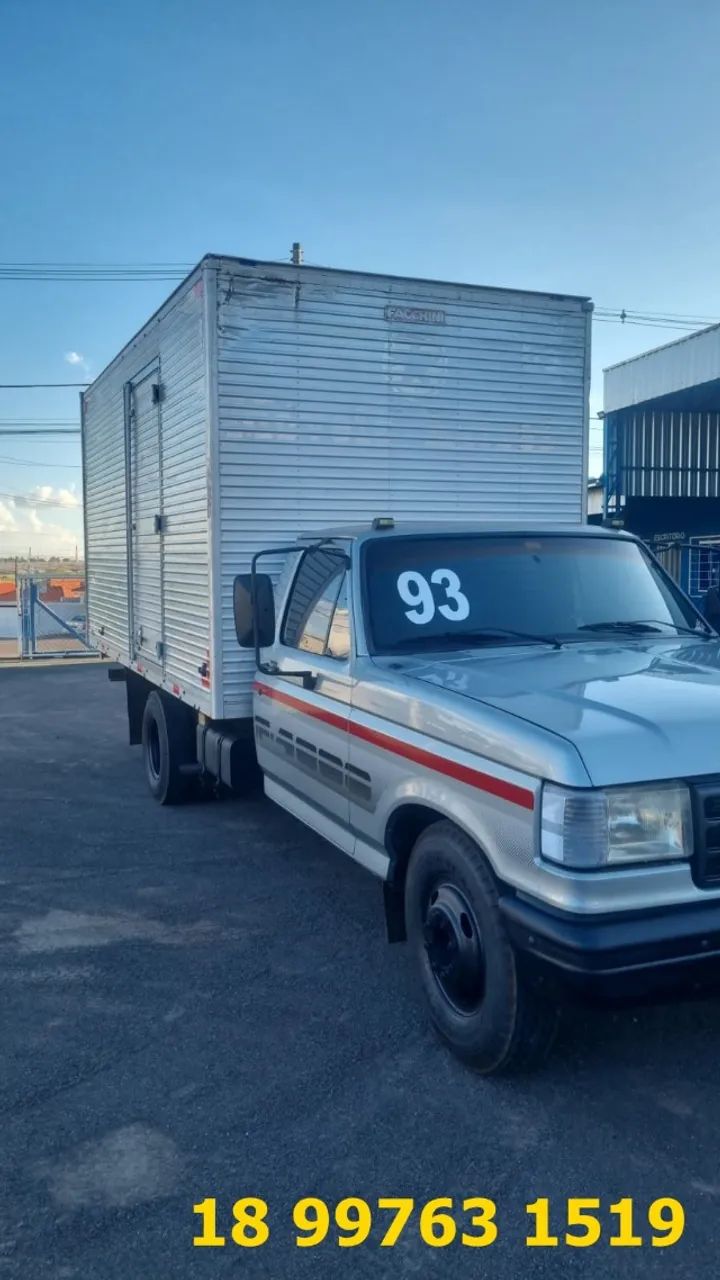 Vende-se F4000 Baú, ano 93 - Foto 2
