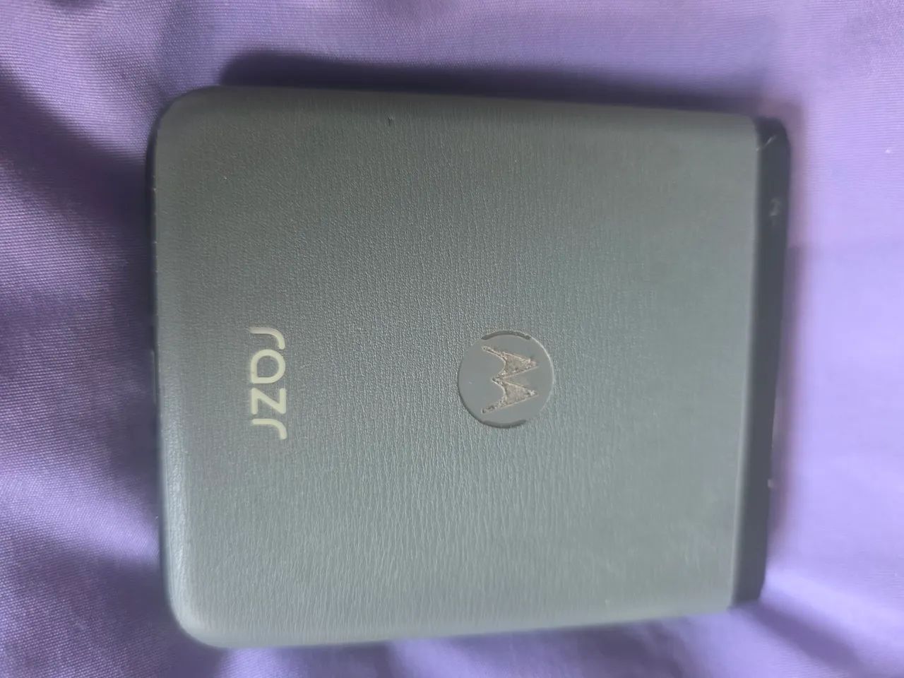 Vendo celular com a tela trincada 