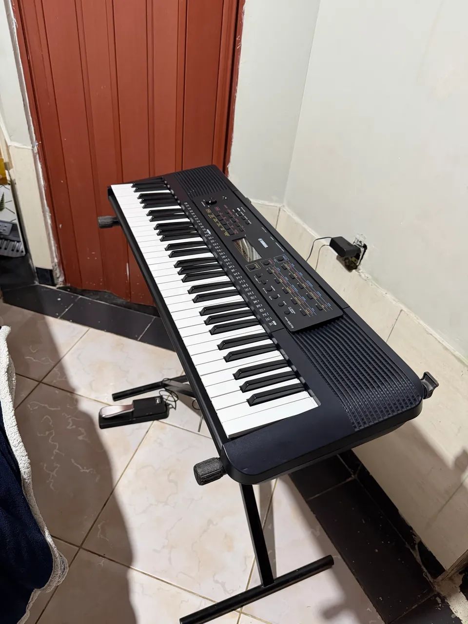 Teclado Yamaha psr 273 - Foto 2