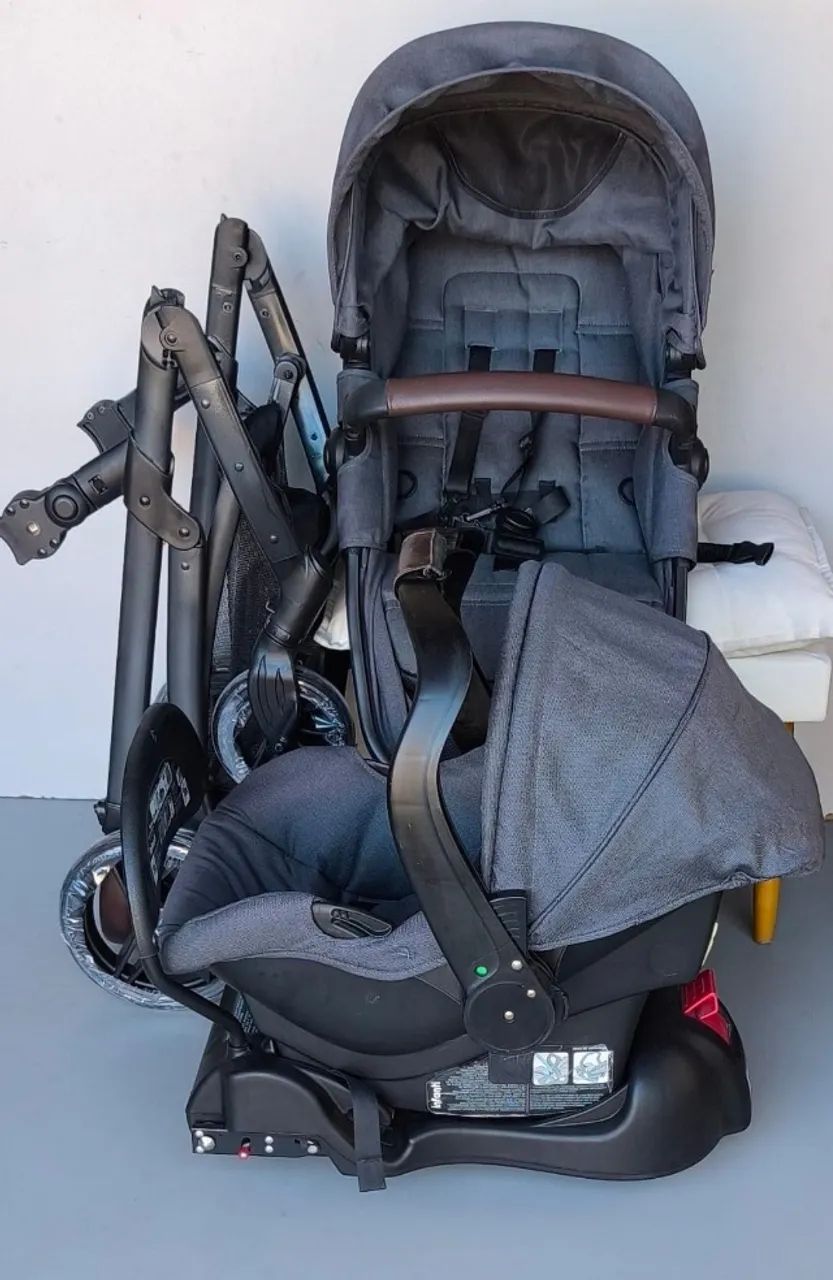 Conjunto Carrinho Moisés e Bebê conforto com Base e Isofix