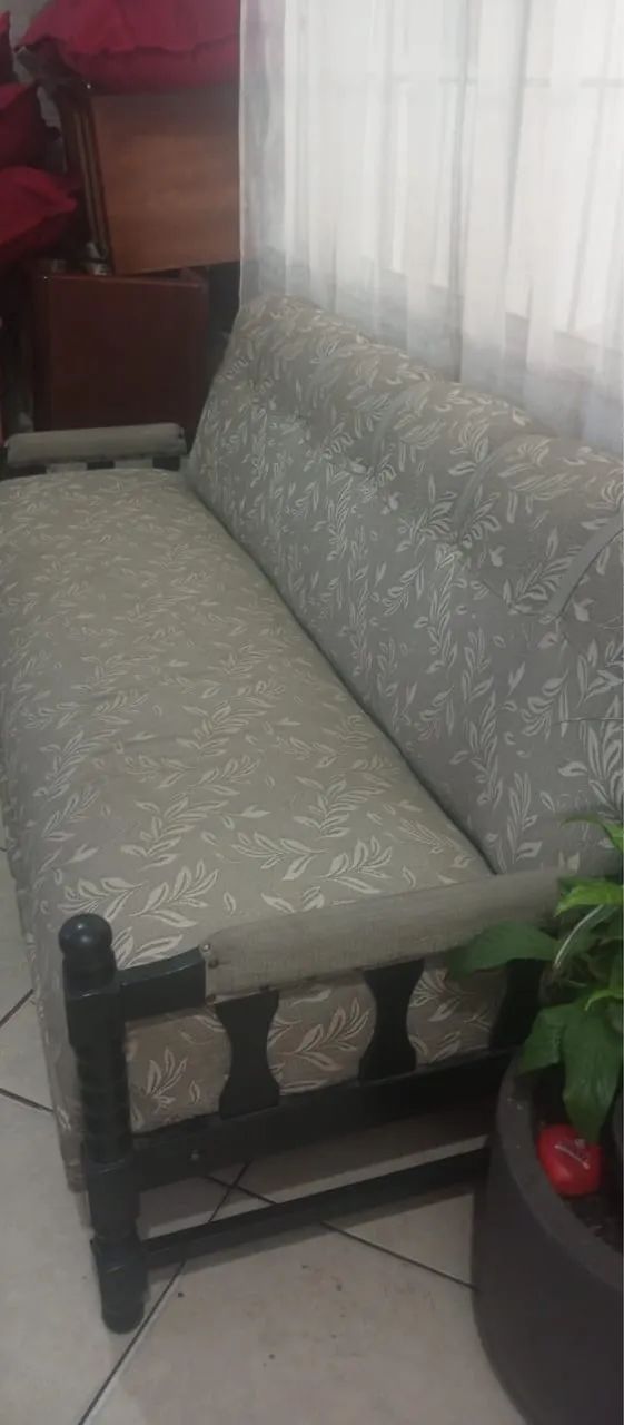 Vendo esse lindo sofá vintage 65704315563523122