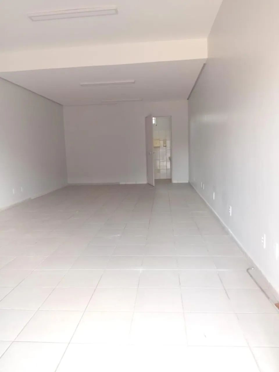 SALA COMERCIAL 03 - AV. BARÃO DO RIO BRANCO - JARDIM VILA BOA - Foto 2