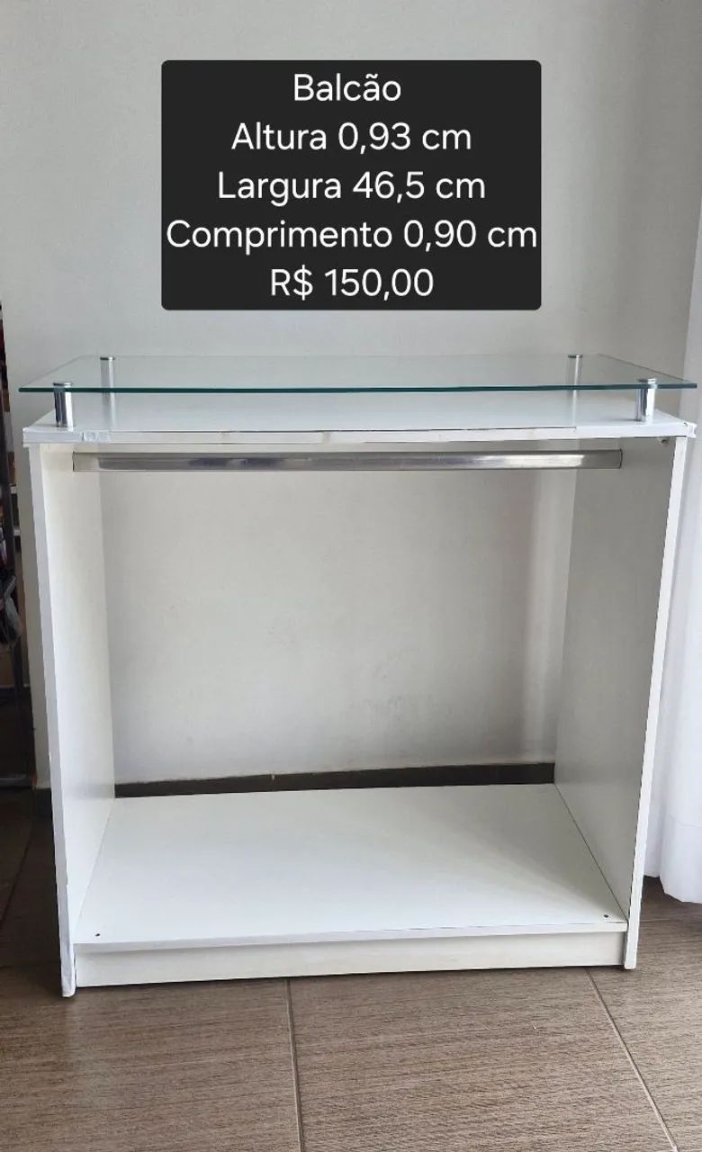 Balcão expositor central com vidro MDF 
