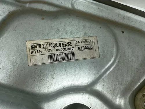 Tampa Maquina De Vidro Traseira Esquerda Hyundai I30 09/12 - Foto 3