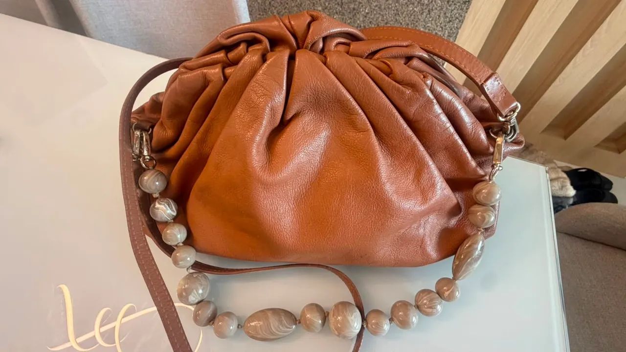 Bolsa Arezzo Marrom Semi-Nova Coleção Nova Dois Tipos De Alça. - Foto 2