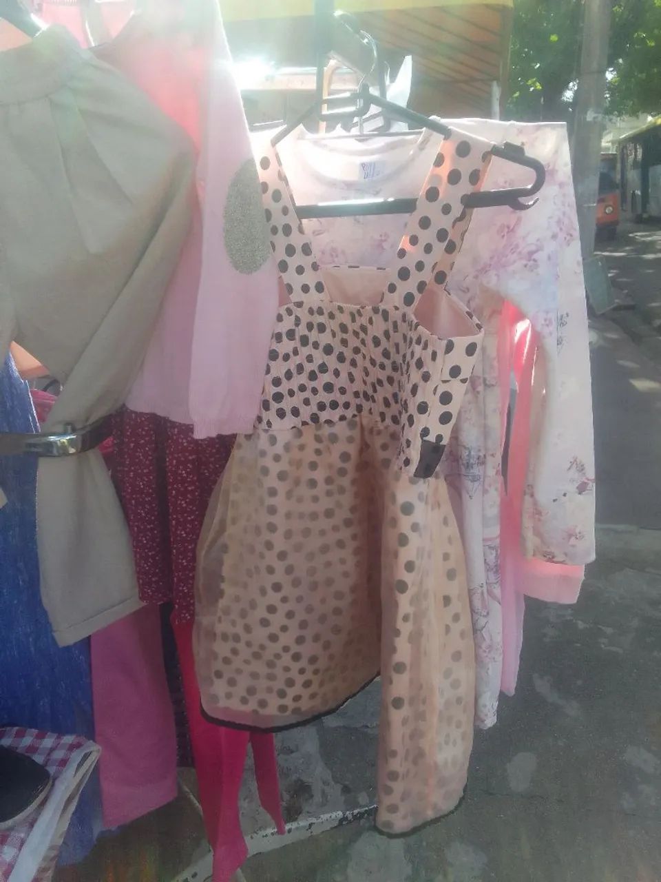 Vende  se vestidos