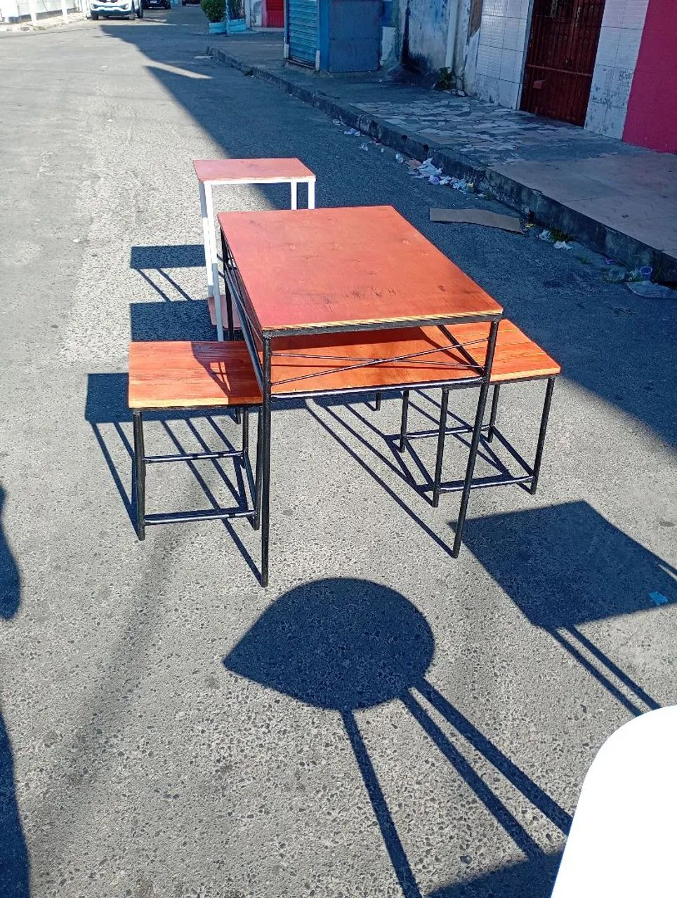 Conjunto mesa com duas banquetas  - Foto 5