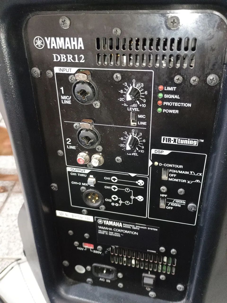 Caixa de som Yamaha DBR12  - Foto 5