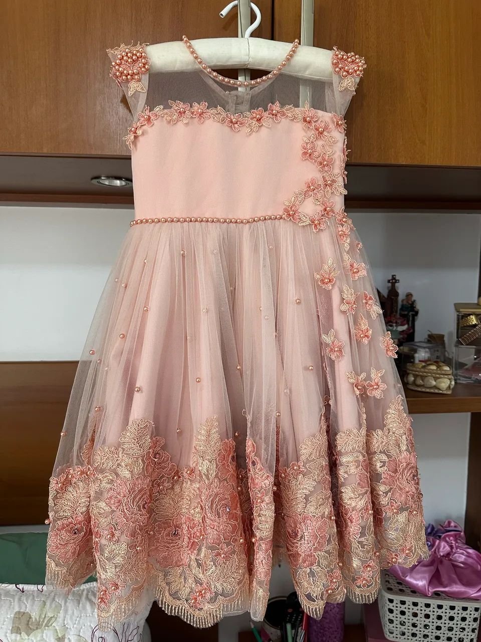 vestido infantil festa rosé com renda e pérolas